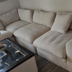 Living Spaces Sectional Sofa – Cream Color – Excellent Condition