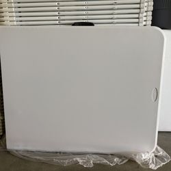 Folding Tables 
