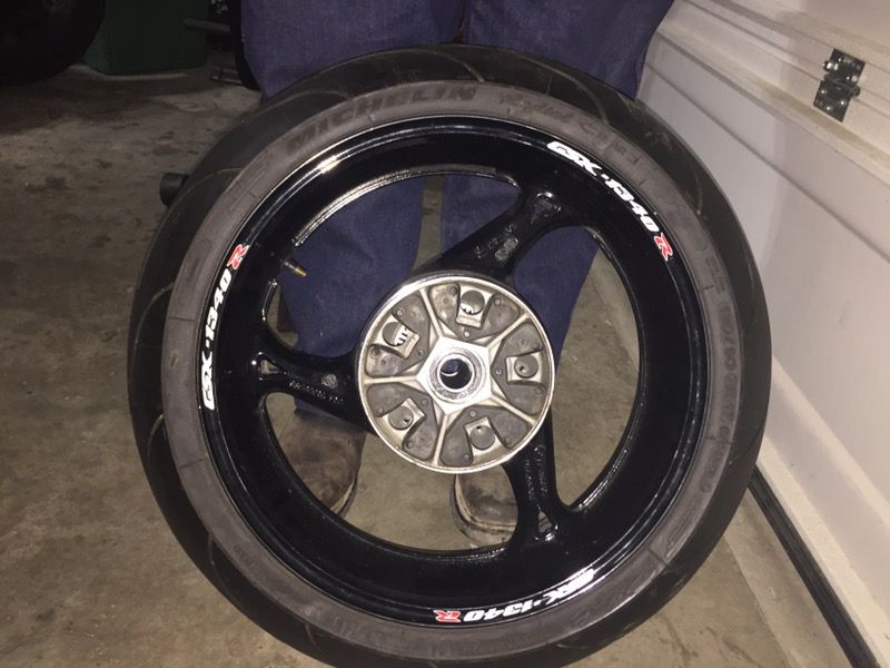 Suzuki Motorcycle Michelin Tire with Rim