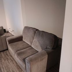 Like-New Gray Plush Love Seat