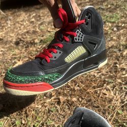 Air Jordan Spizike "OG" in the Black, Varsity Red, and Classic Green colorw