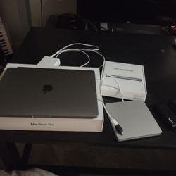 MacBook Pro M1 16GB RAM Bundle