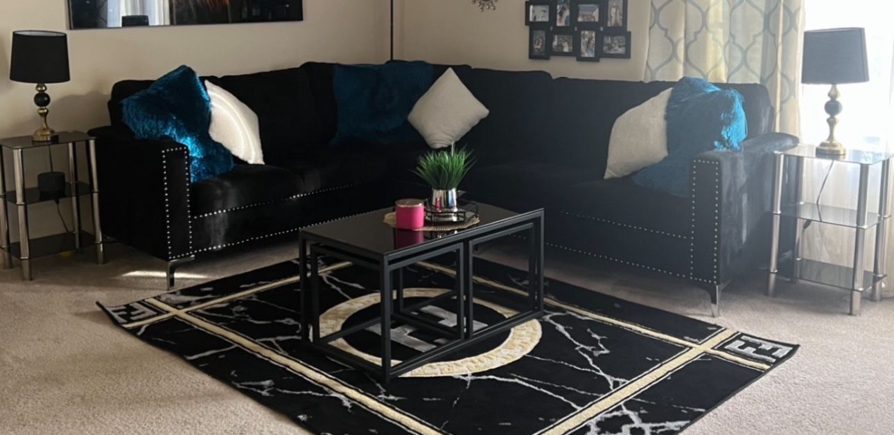 Living Room Sectional w tables