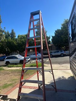 Werner 10 ft Fiberglass Stepladder