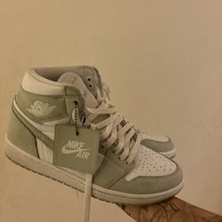 Seafoam 1’s women size 10