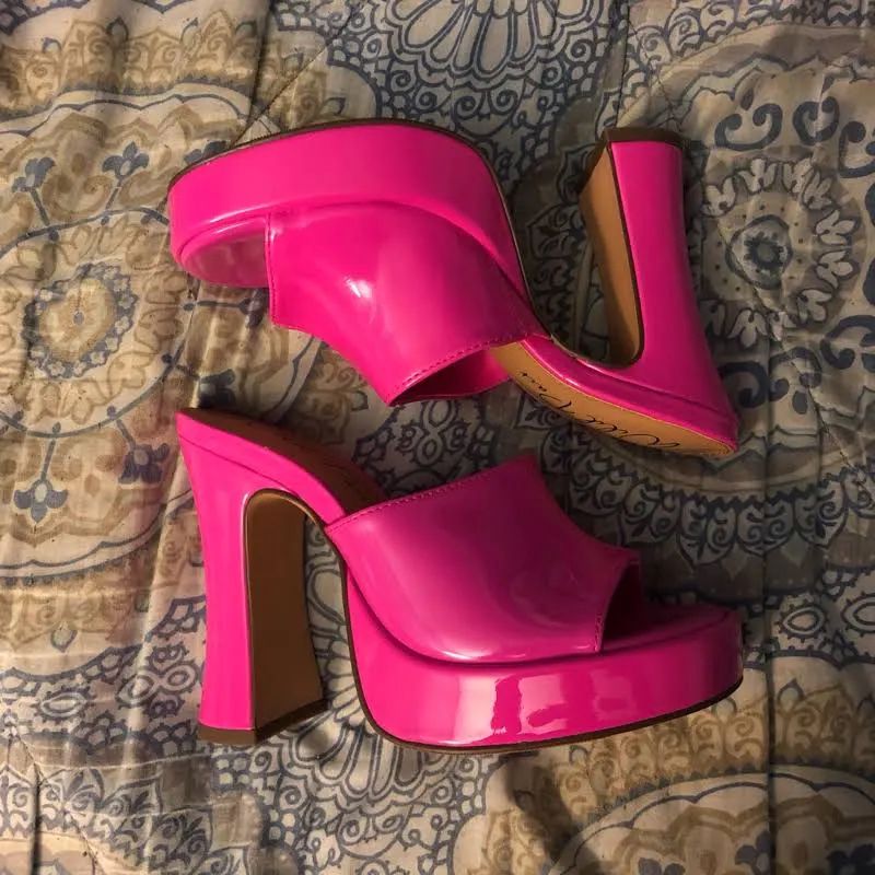 Barbie Pink Sandal Size 5.0