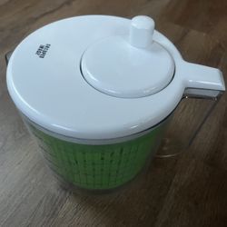 Sharper image Single serve salad spinner. 