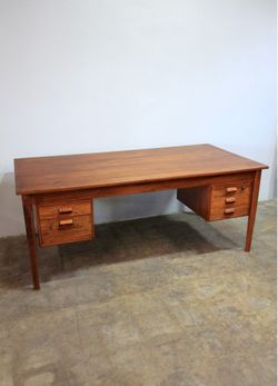 Scandinavian Mid-Century Modern Teak Desk, by Borge Mogensen for Soborg Mobler
