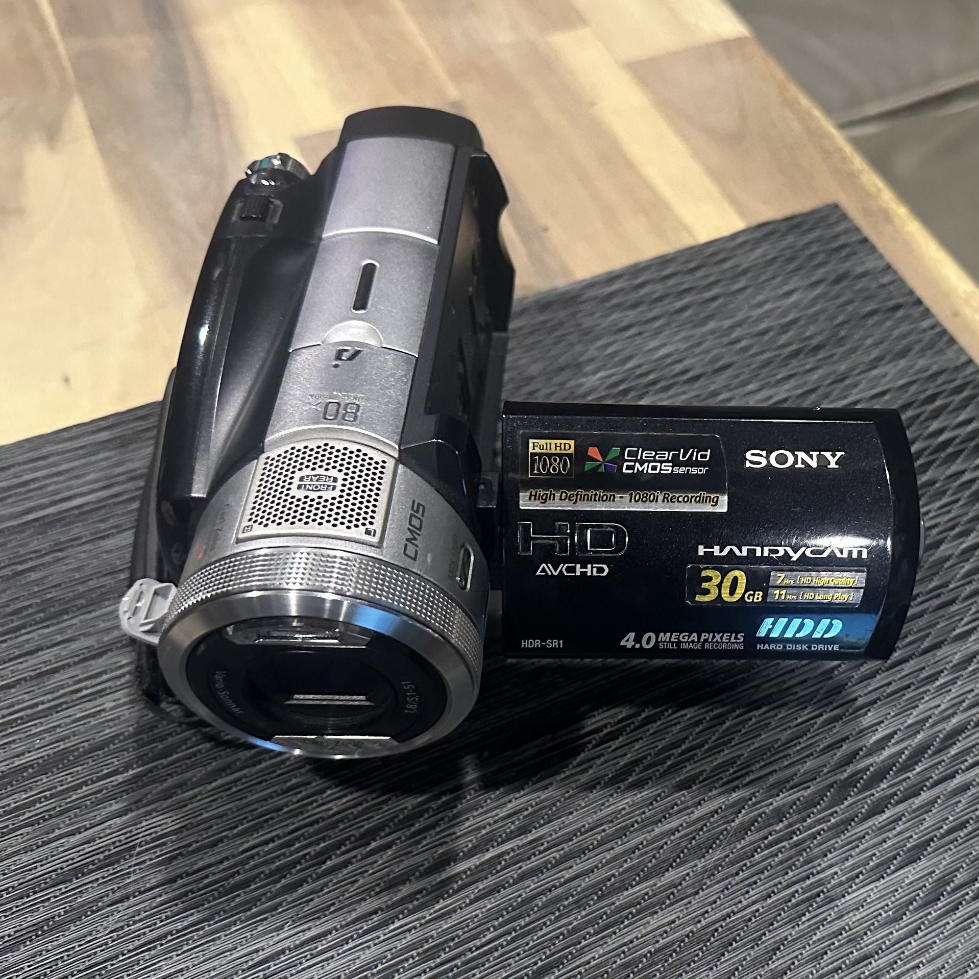 Sony HDR-SR1 Digital Camcorder