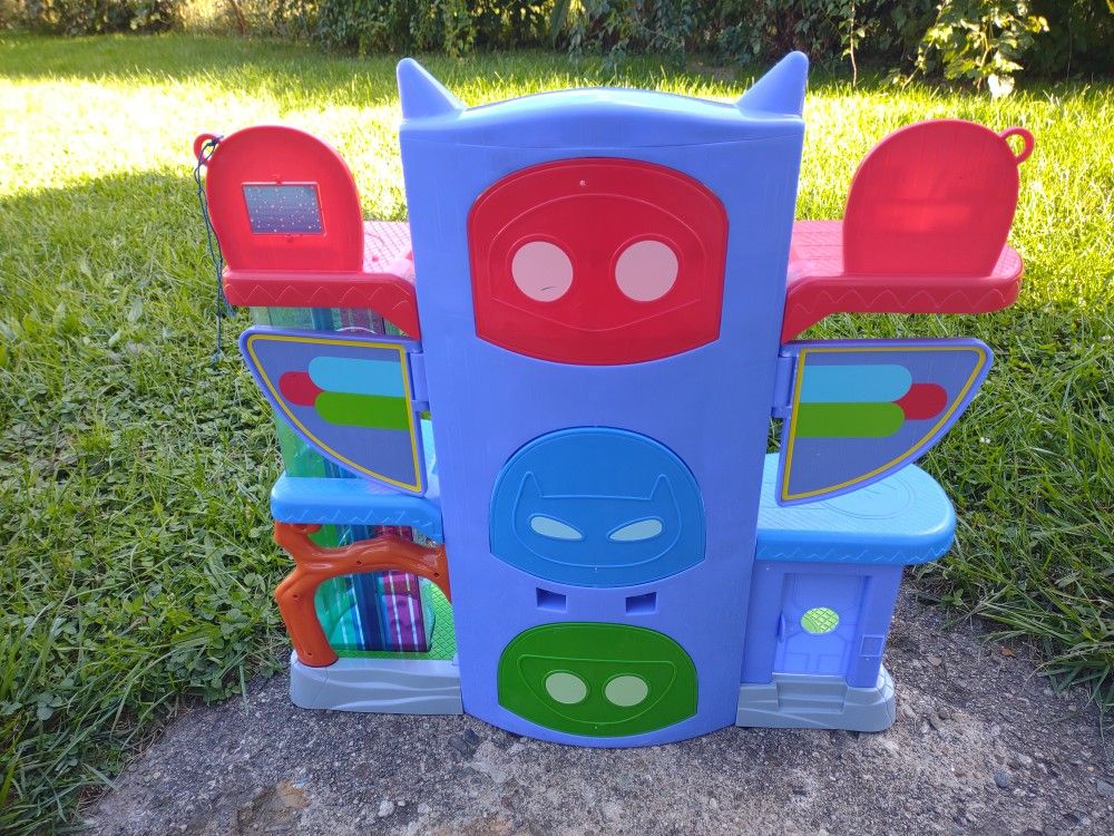 PJ Mask Headquarters With Working Elevator