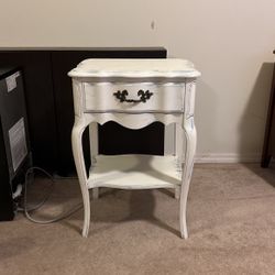 Side Table/ End Table/ Nightstand 