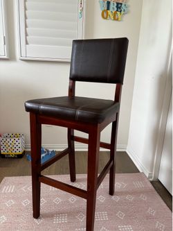 30” leather bar stool