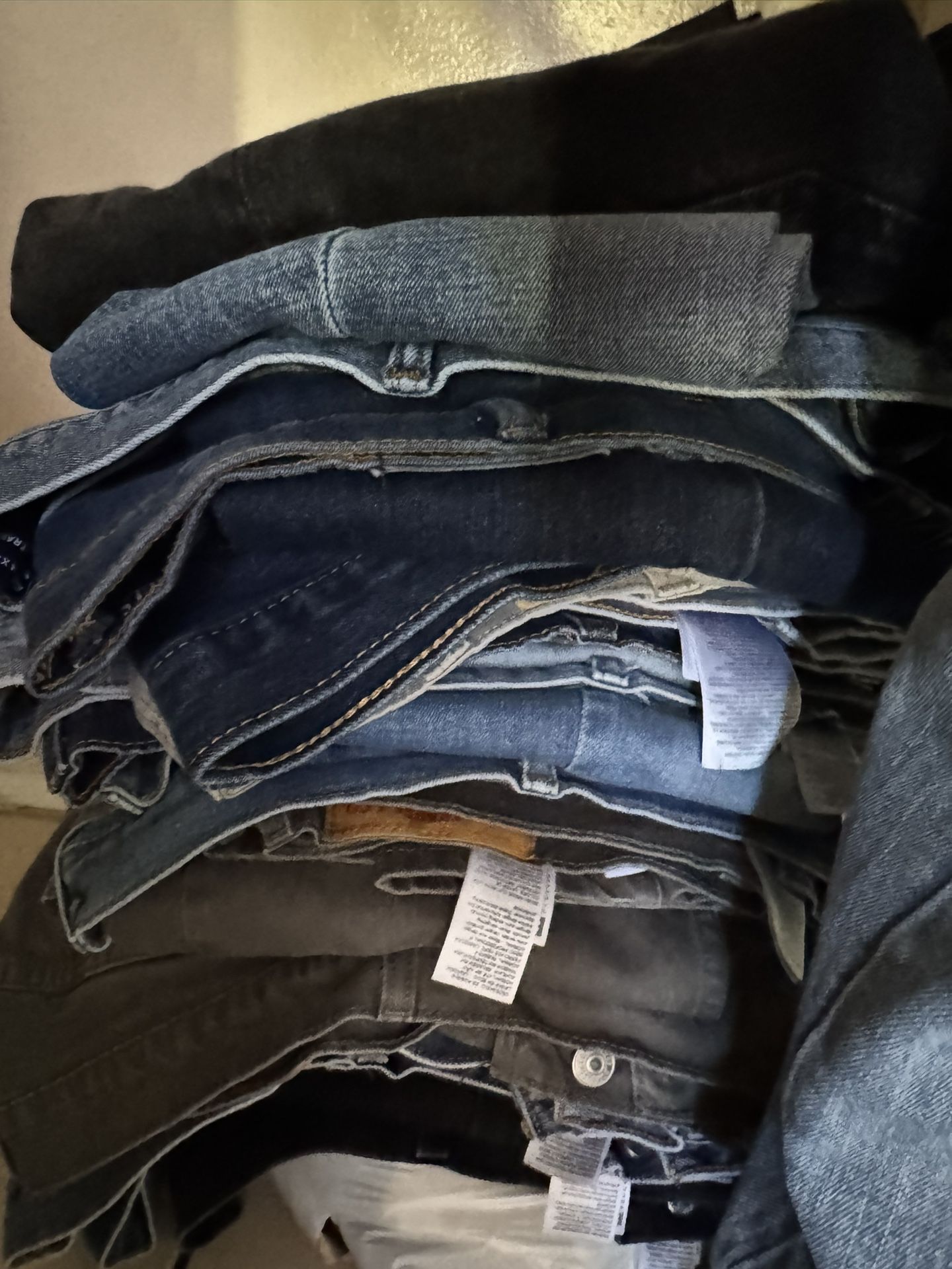 Mixed Jeans Levi’s And Other Brands