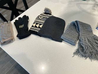 Beanies, gloves and scarf