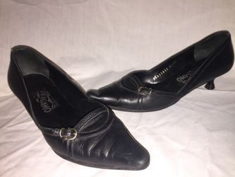 Ferragamo leather kitten heels size 5