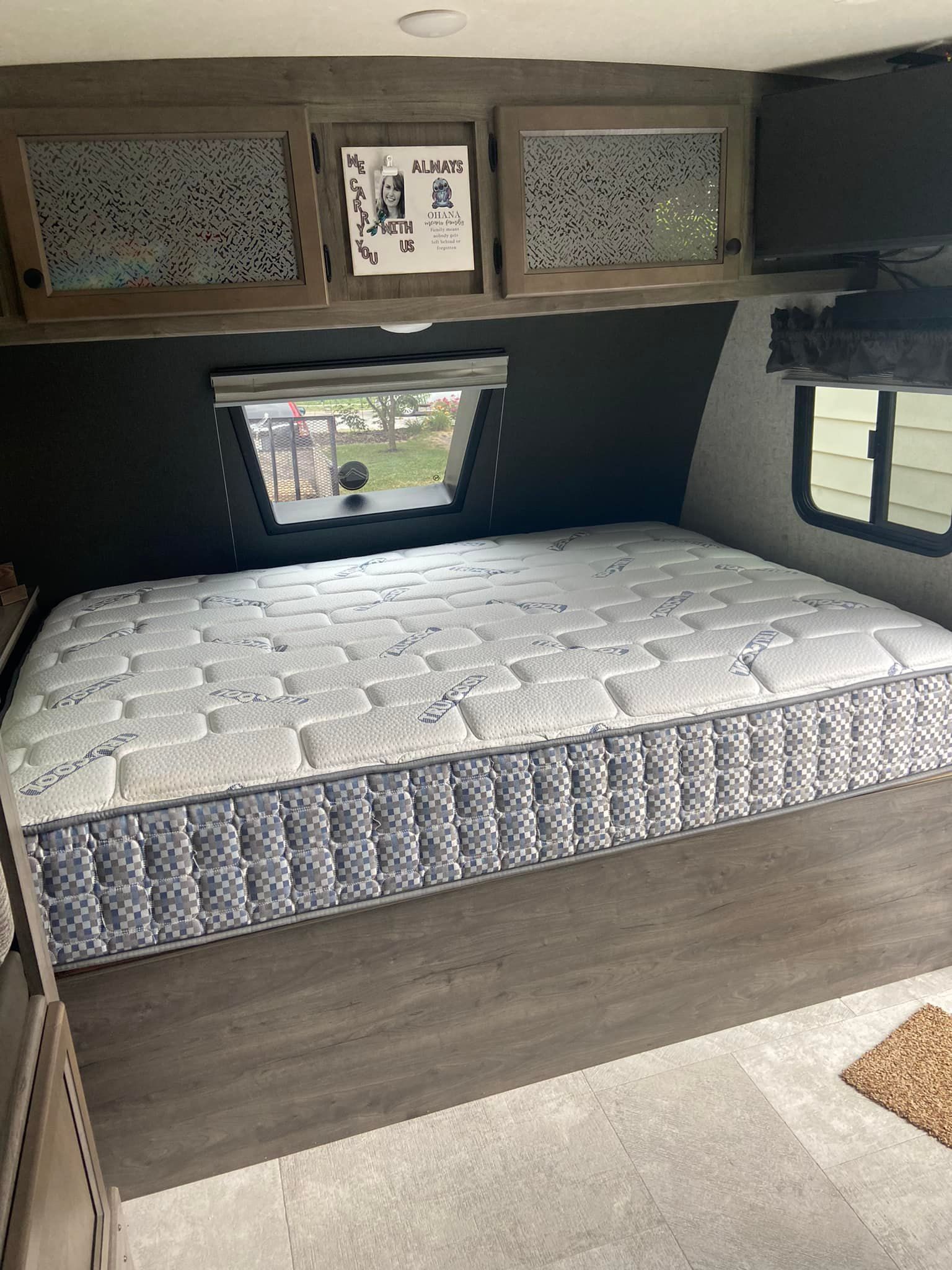 Hybrid Queen & King Mattresses Blowout Sale $10 Down