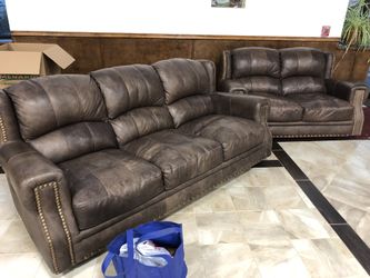 Living Room Set (1 Couch And 2 love seats$)