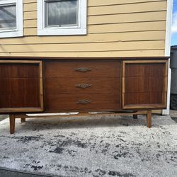 Mid Century Tripple Dresser