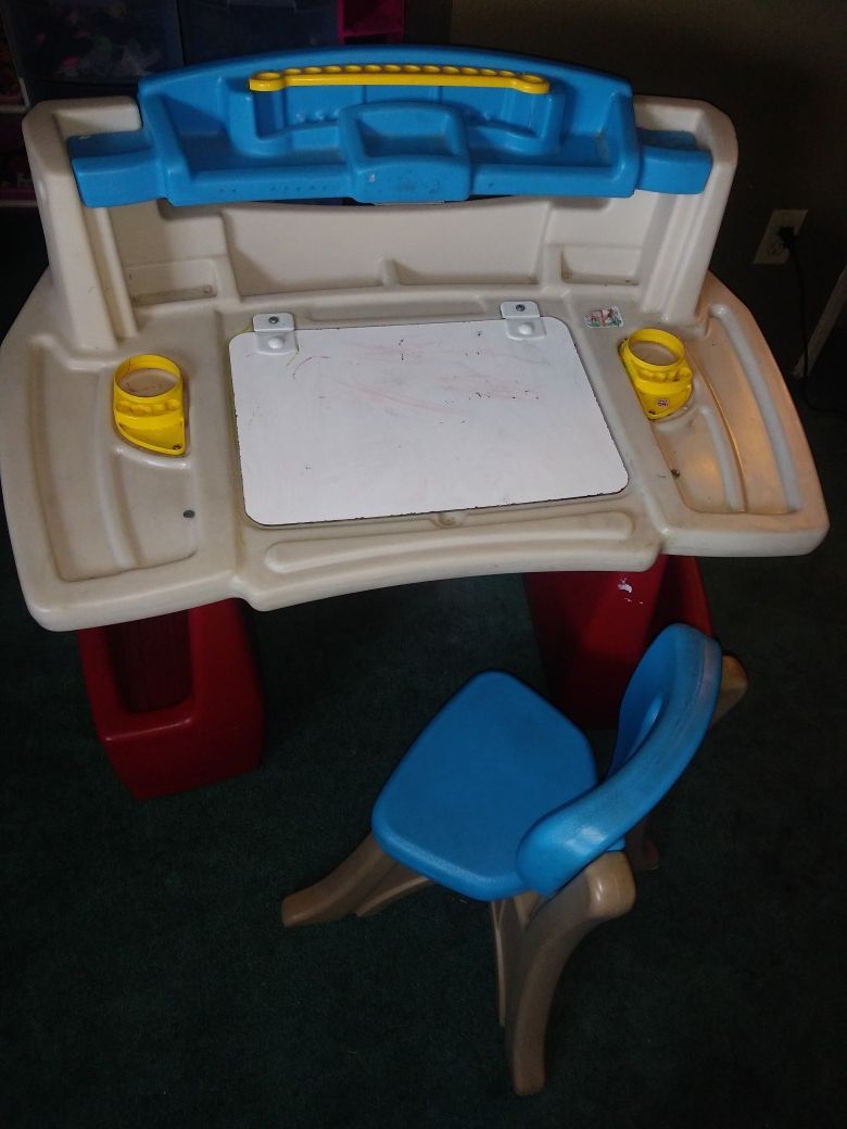 Kids desk