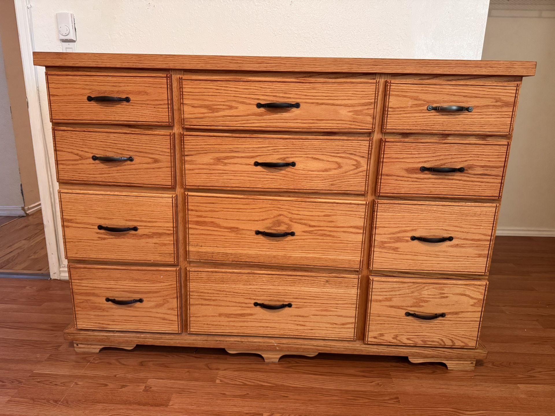 Dresser With 9 Drawers