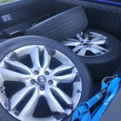 Hyundai Rims With Tires Comes Off Santa Fe Suv