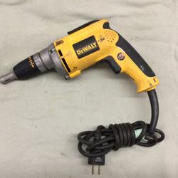 DEWALT CORDED DRYWALL SCREWGUN / SCREWDRIVER / SCREW GUN