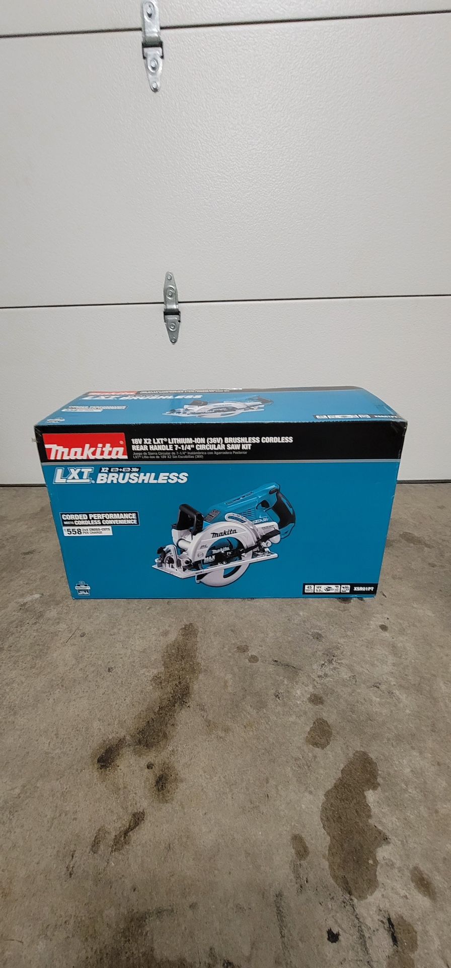 Makita Brushless Cordless Saw Kit Batteries Charger And Bag
