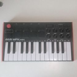 Akai MPK MK3 Midi Keyboard White