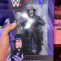 WWE UNDERTAKER STATUE