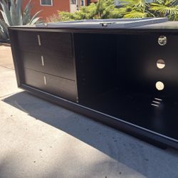 Media Console 