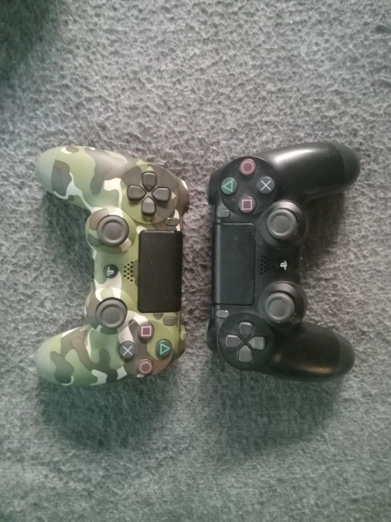 Playstation 4 Controllers 