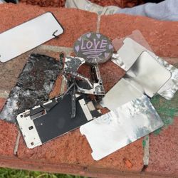 Iphone 11 (just Needs To Be Assembled+new Battery)