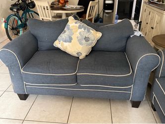 SOFÁ BED and LOVE SEAT. MOVING SALE