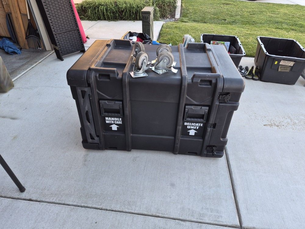 Mobile Hard Power Box With Casters