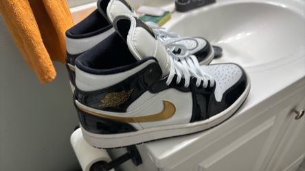 Jordan 1’s like New $60