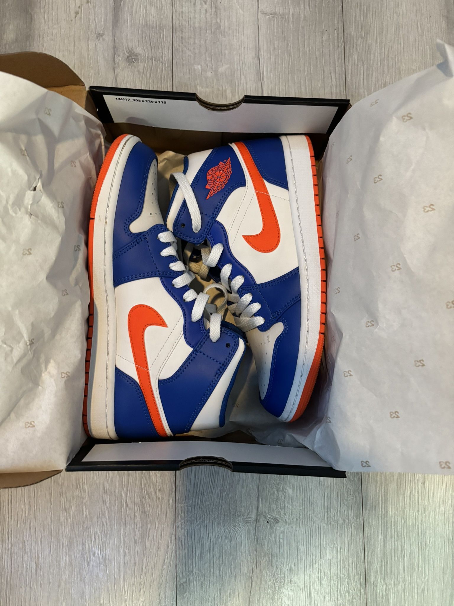 Jordan 1 mid “knicks” size 8