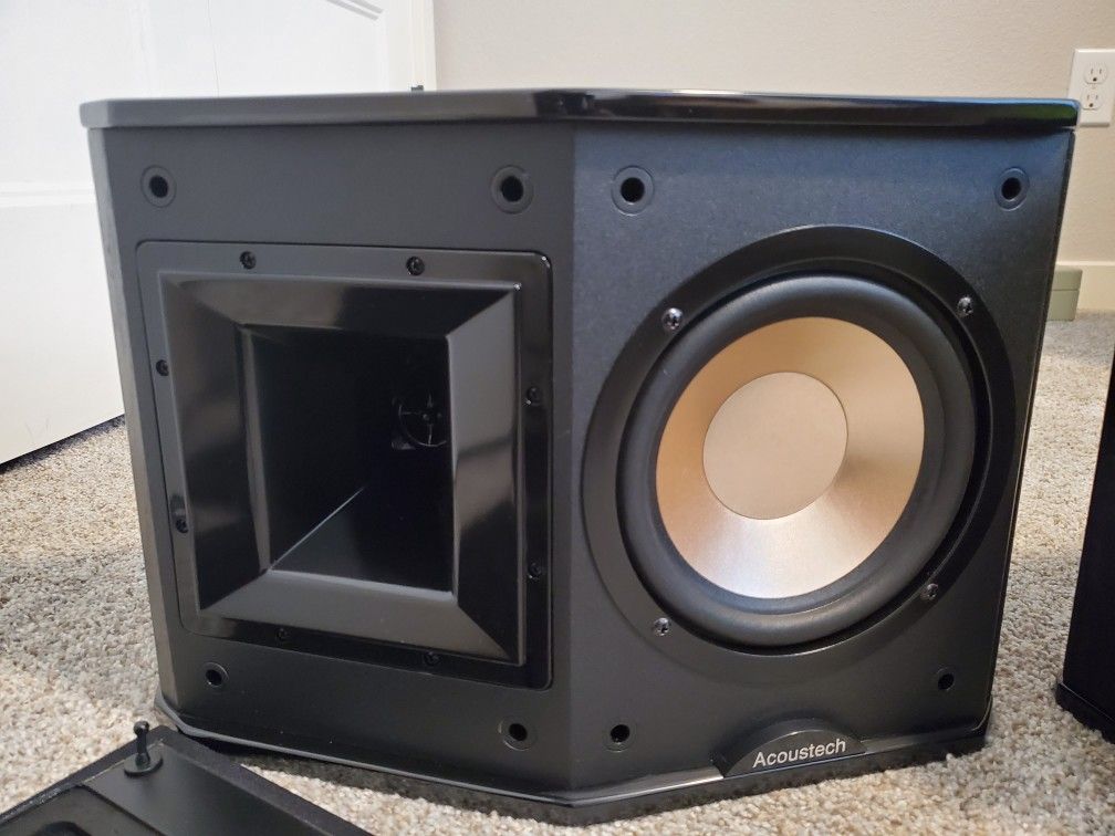 Pair of Acoustech PL-66 bookshelf/surround speakers