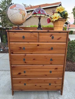 Solid Wood 6 Drawer Dresser Chest of Drawers Furniture Great Condition