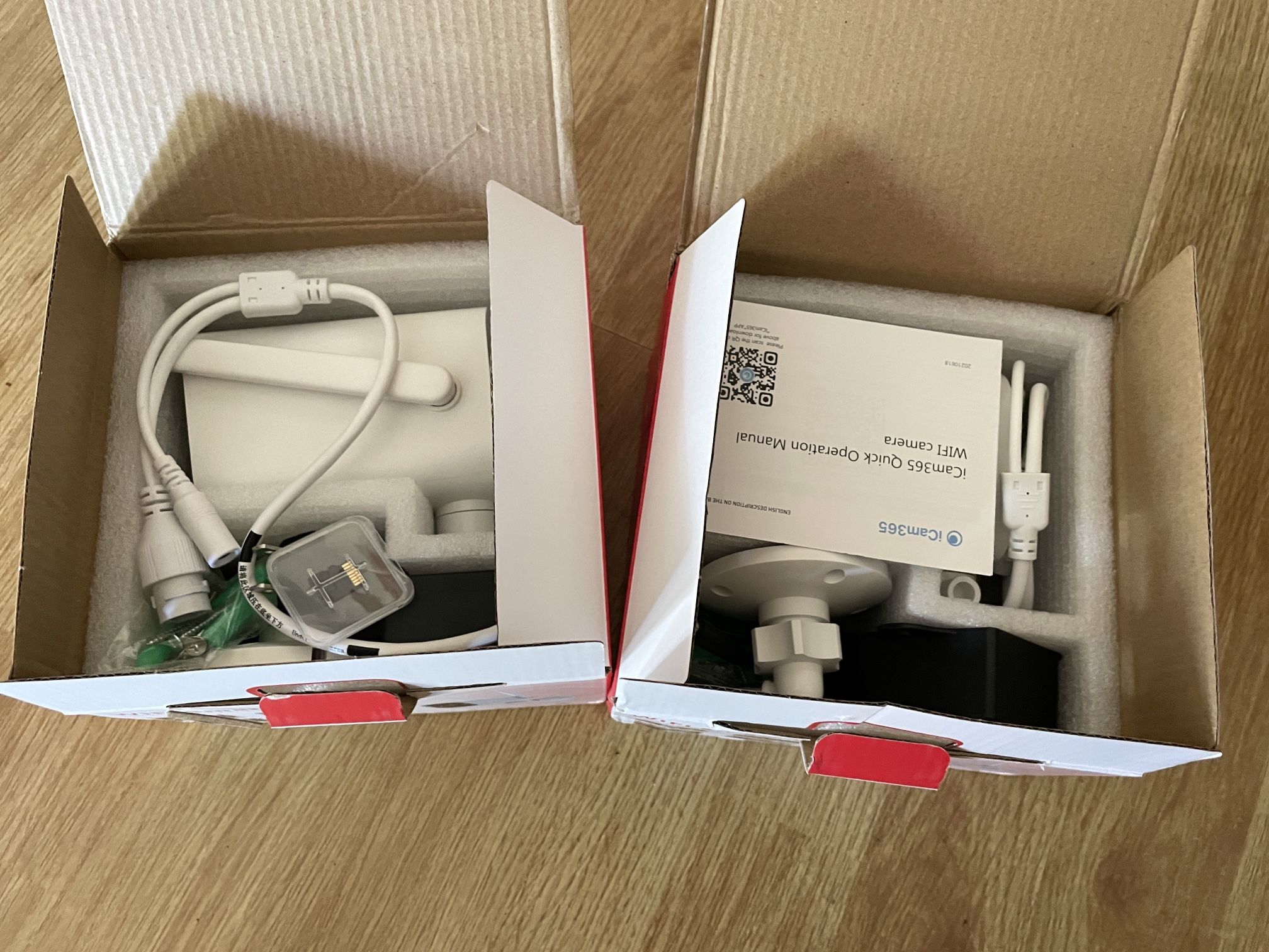 2 pack outdoor security camera(Brand new)