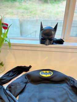$10 Child Batman Costume with Mask and Cape - size 7