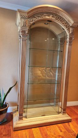 Displaying cabinet