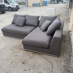 Modani Gray Sectional 