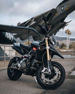 2009 Aprilia Dorsoduro (Full-Carbon)