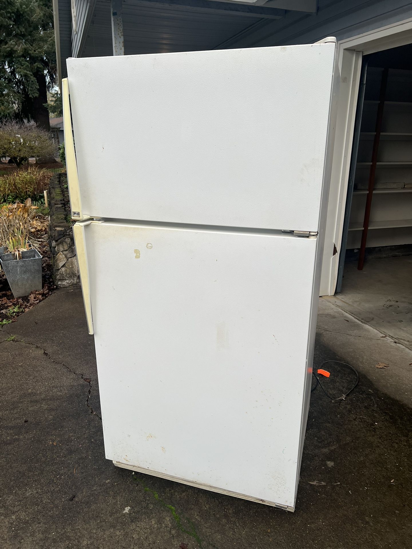 Amana Refrigerator 