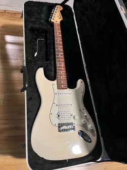 Fender Stratocaster - MIM HSS pickups