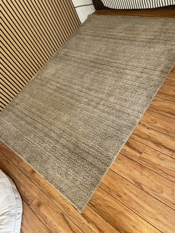 5x7 Area Rug – Soft & Clean