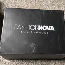 Fashion Nova heel