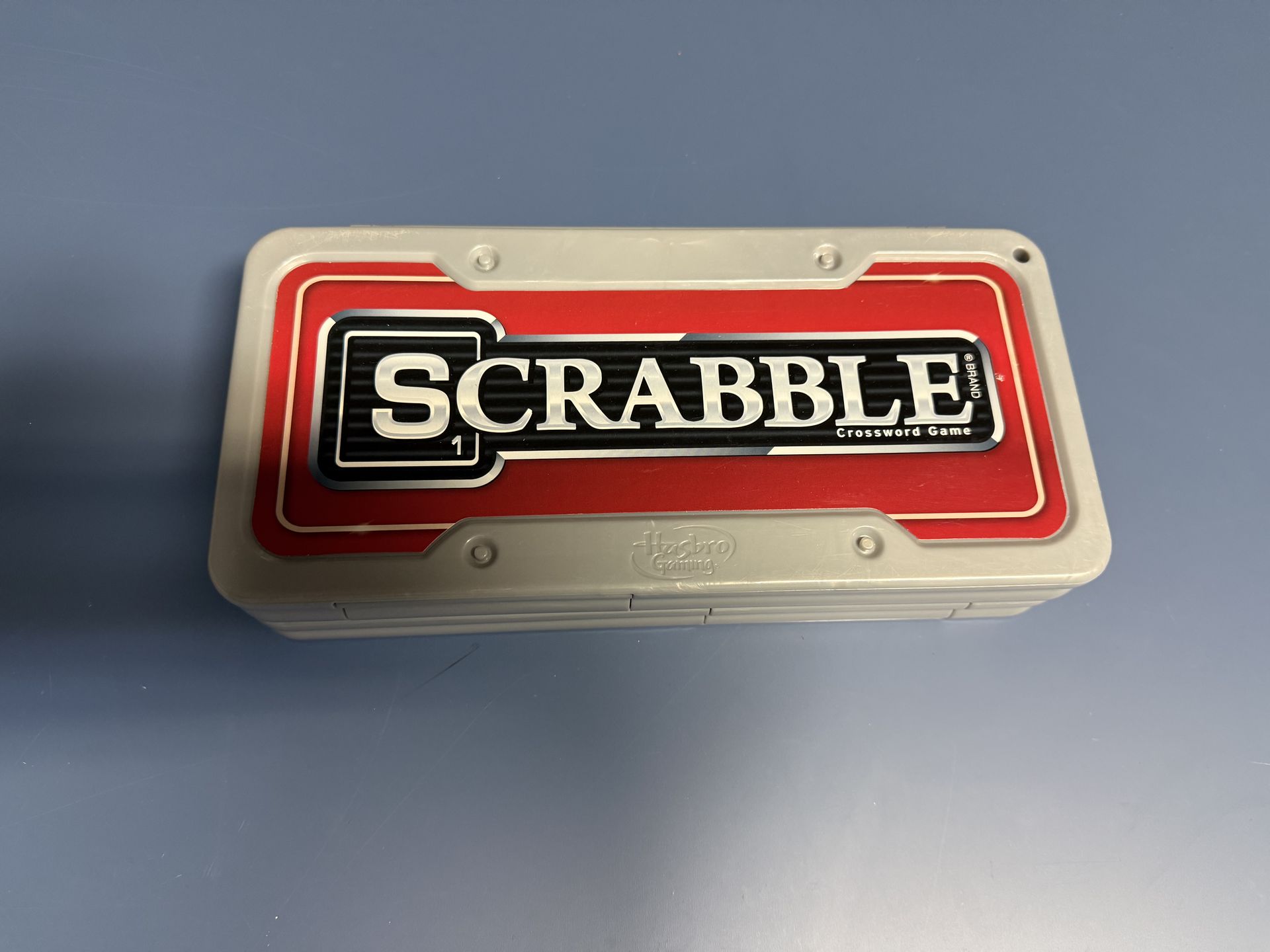 Travel scrabble Portable Gameplay: Offers full Scrabble gameplay within a convenient and sleek portable case, ideal for travel. Pause Functionality: A