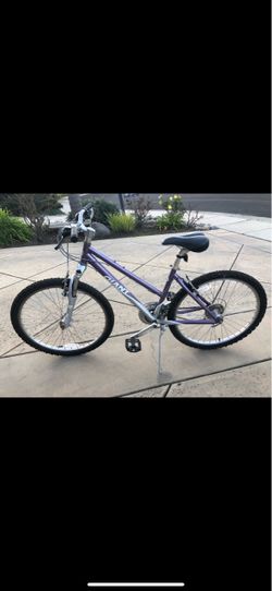 Giant Women’s Mountain Bike 26”