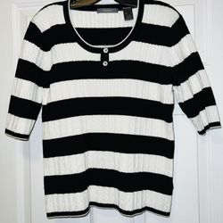 Beautiful ladies liz Claiborne sweater black/wh (size (L) only $10
